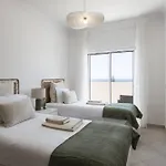 شقة Golfinho - Sea View With Pool By Hd *